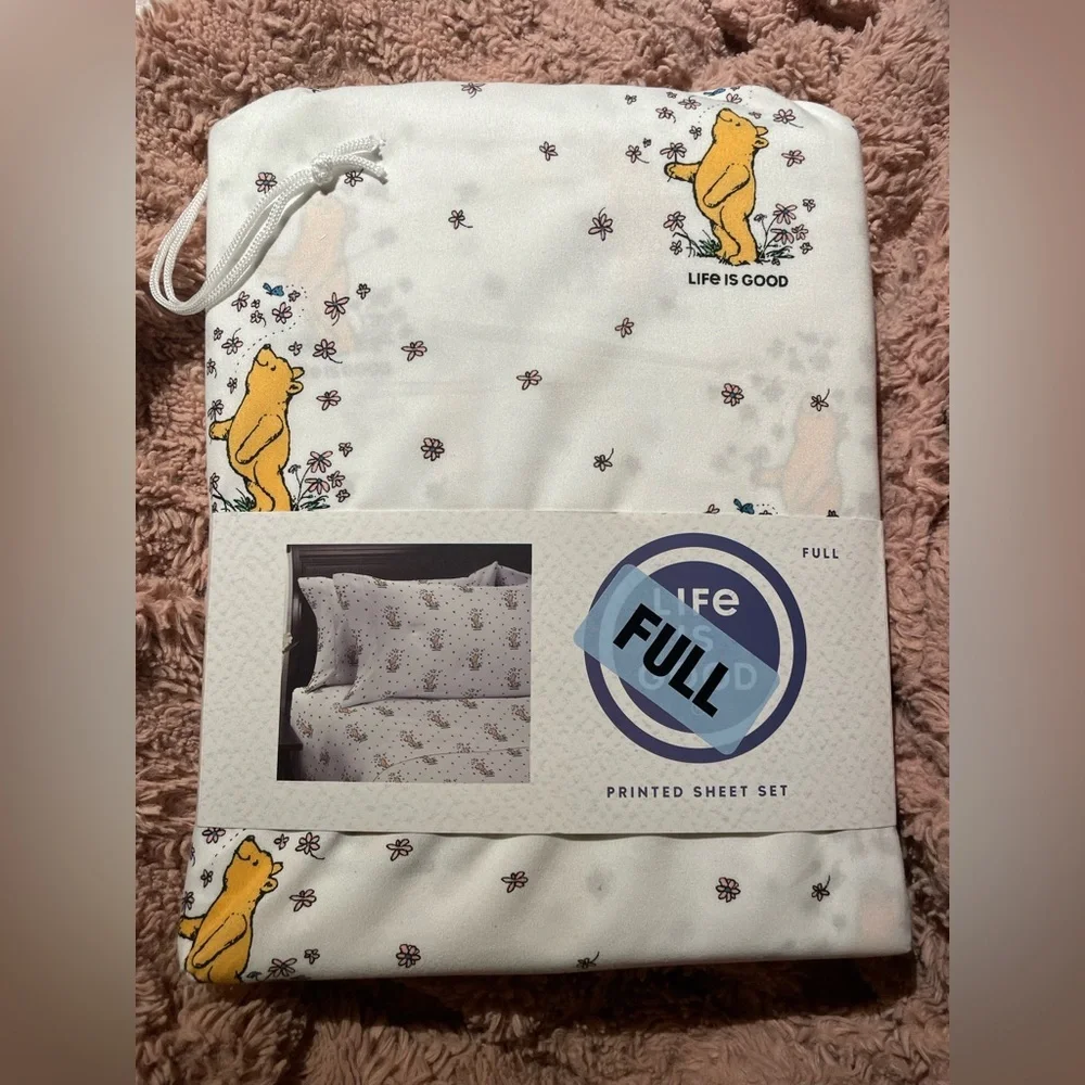 NWT Original Winnie the Pooh and Dainty Floral Detail Patterned Full Sheet Set